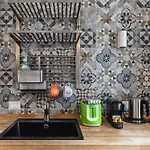 Luxury Cozy By Station - Cafe Apartmán Milán